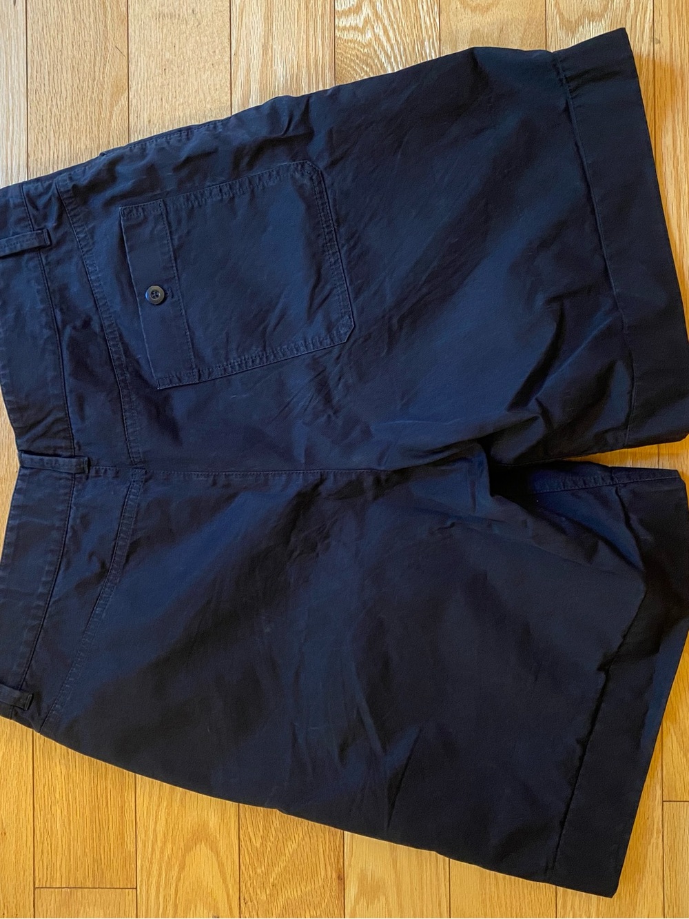 Lemaire Black Flat-Front Men's Shorts - Picture 3 of 4